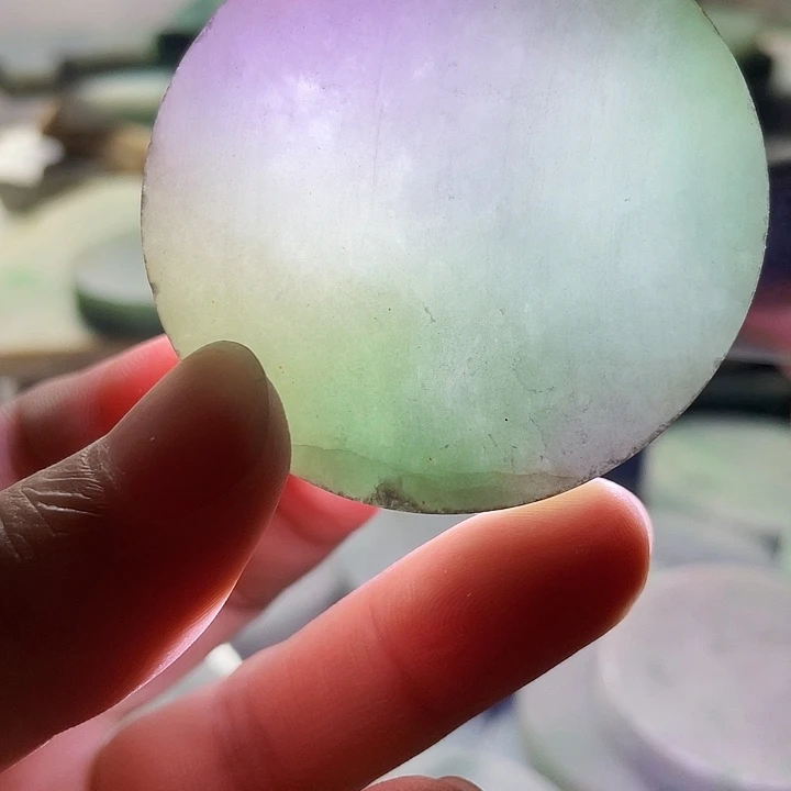 翡翠挂件未镶嵌毛料52