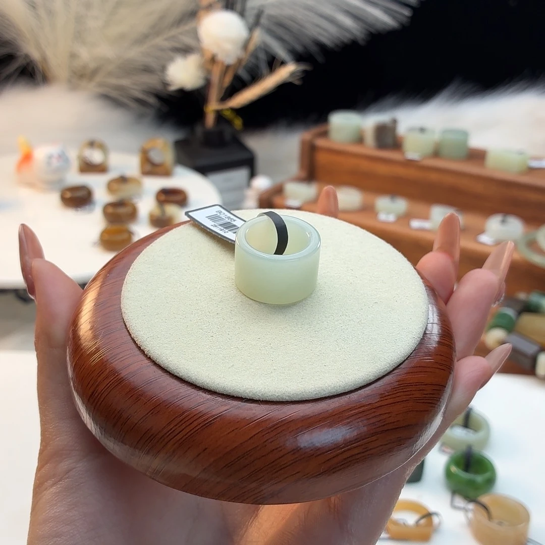 和田玉未镶嵌戒指俄白圆切15.3j78