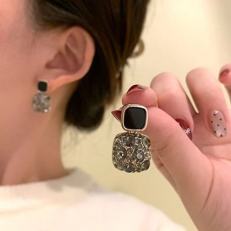 铜合金锆石耳饰 方块耳钉女高级百搭耳扣简约气质轻奢时尚潮耳饰