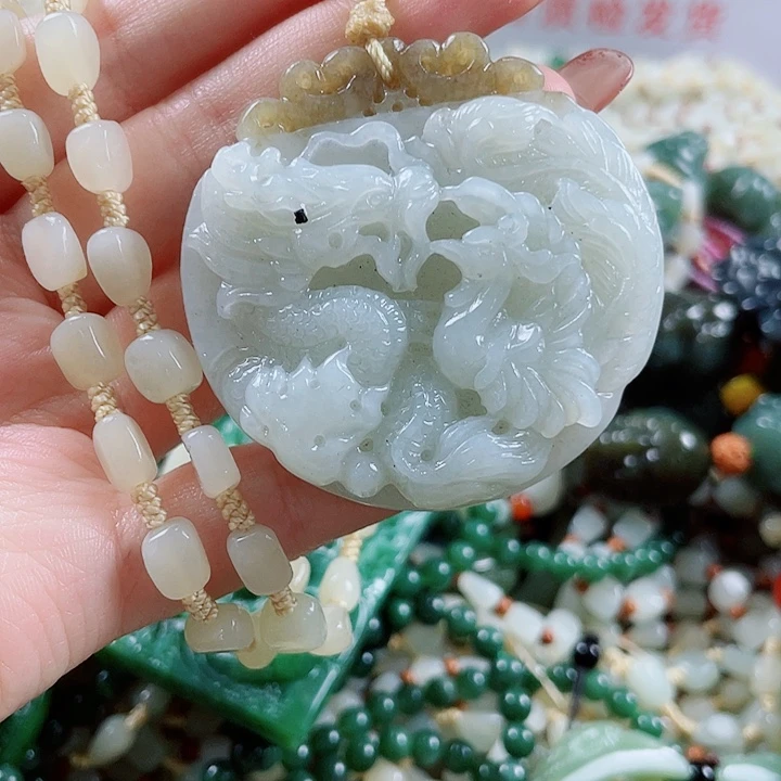 颈饰未镶嵌和田玉
