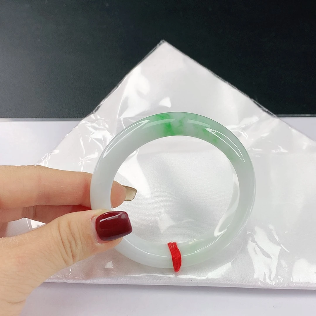 翡翠手镯未镶嵌翡翠065