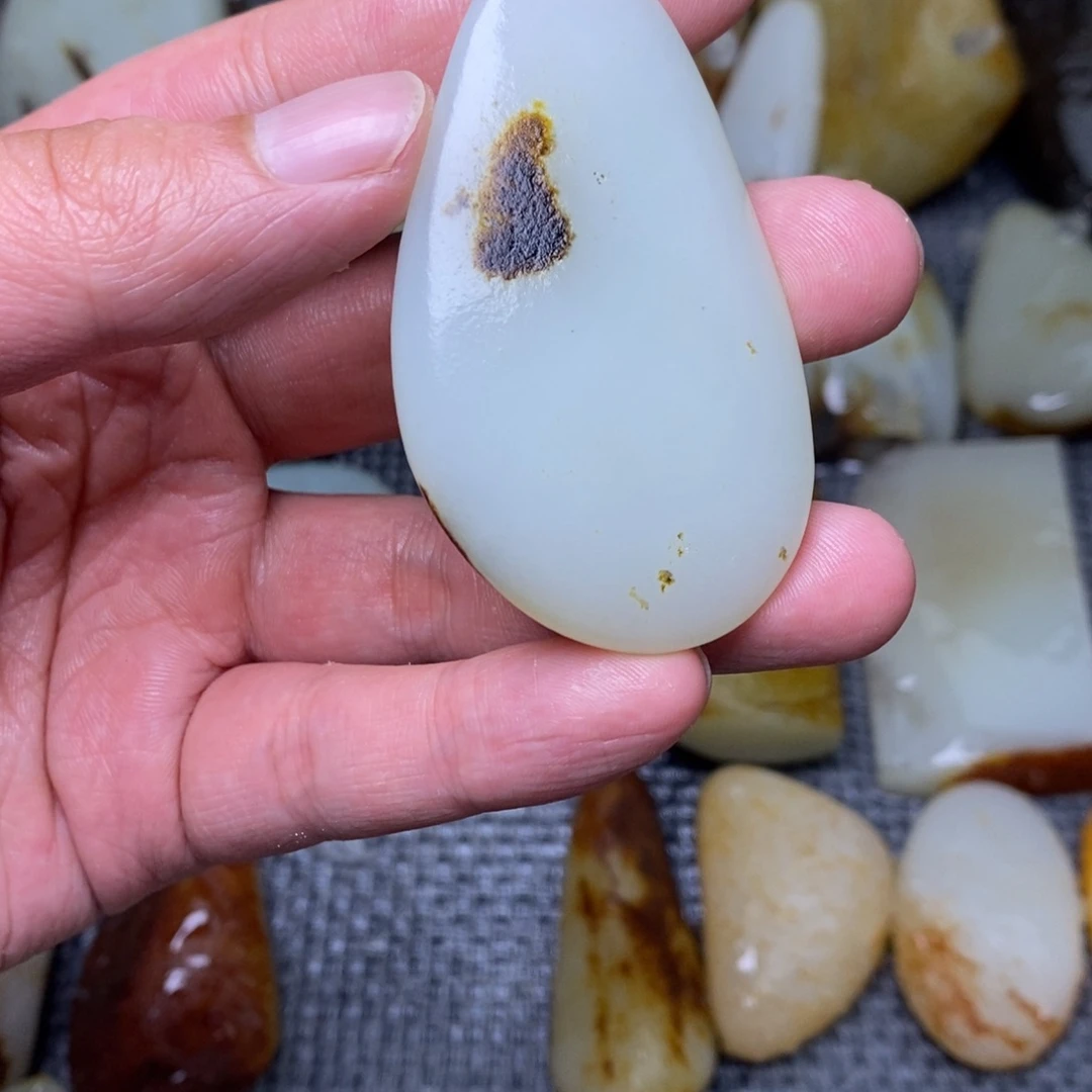 吃***侠未镶嵌挂件定制和田玉
