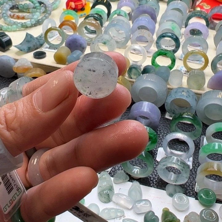 定制翡翠未镶嵌翡翠