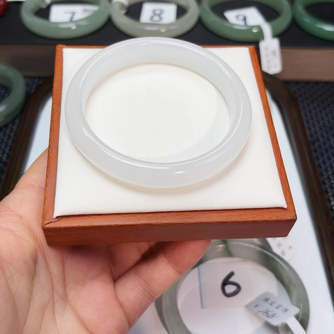 石英质玉未镶嵌手镯