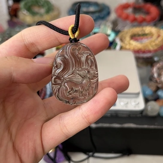 水晶颈饰未镶嵌矿坑