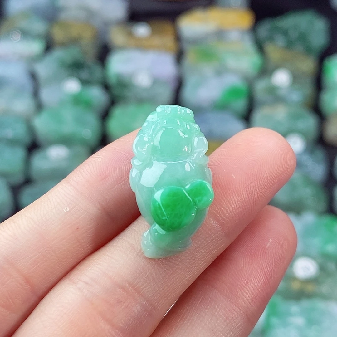 颈饰未镶嵌翡翠天然