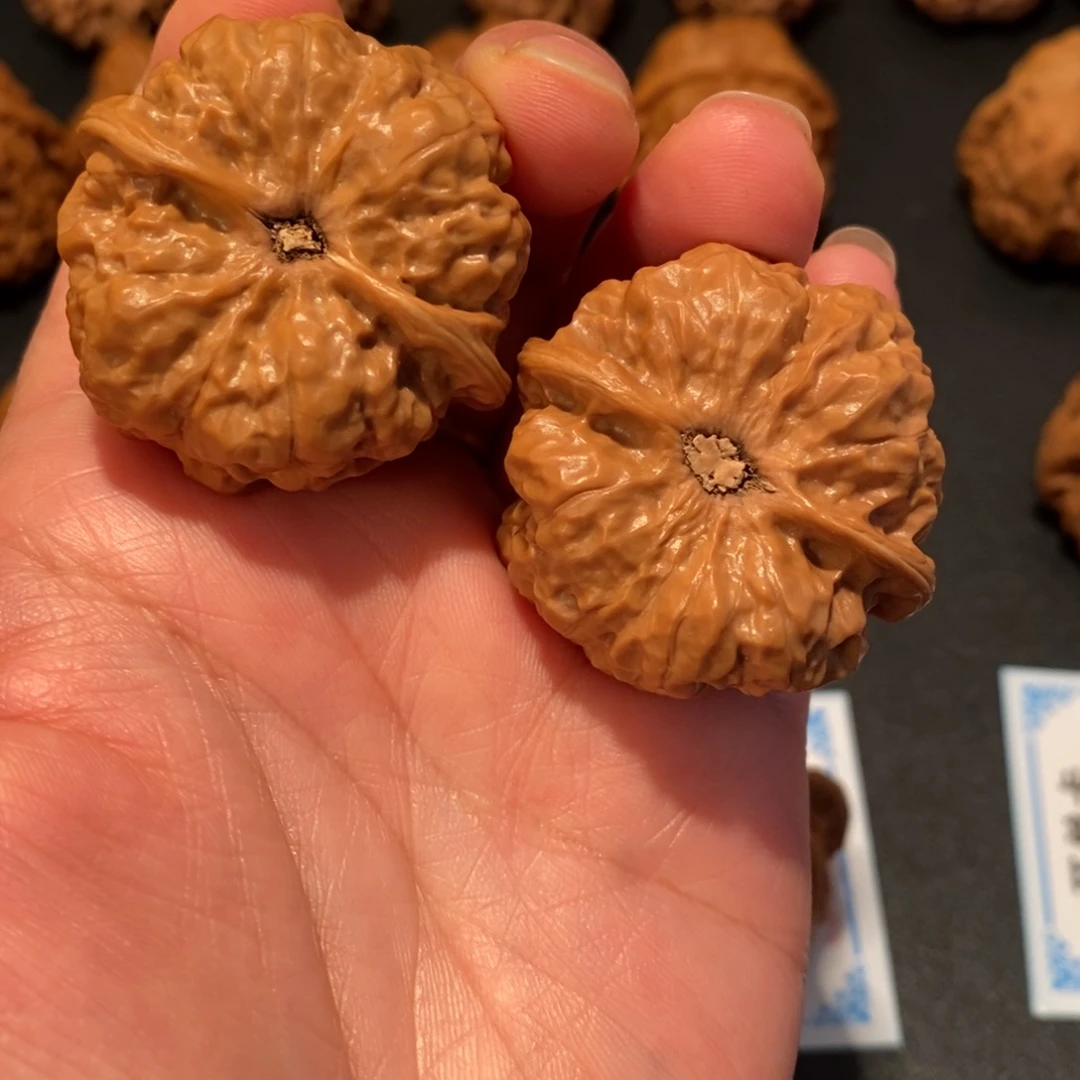 我***境文玩核桃把件蛤蟆头