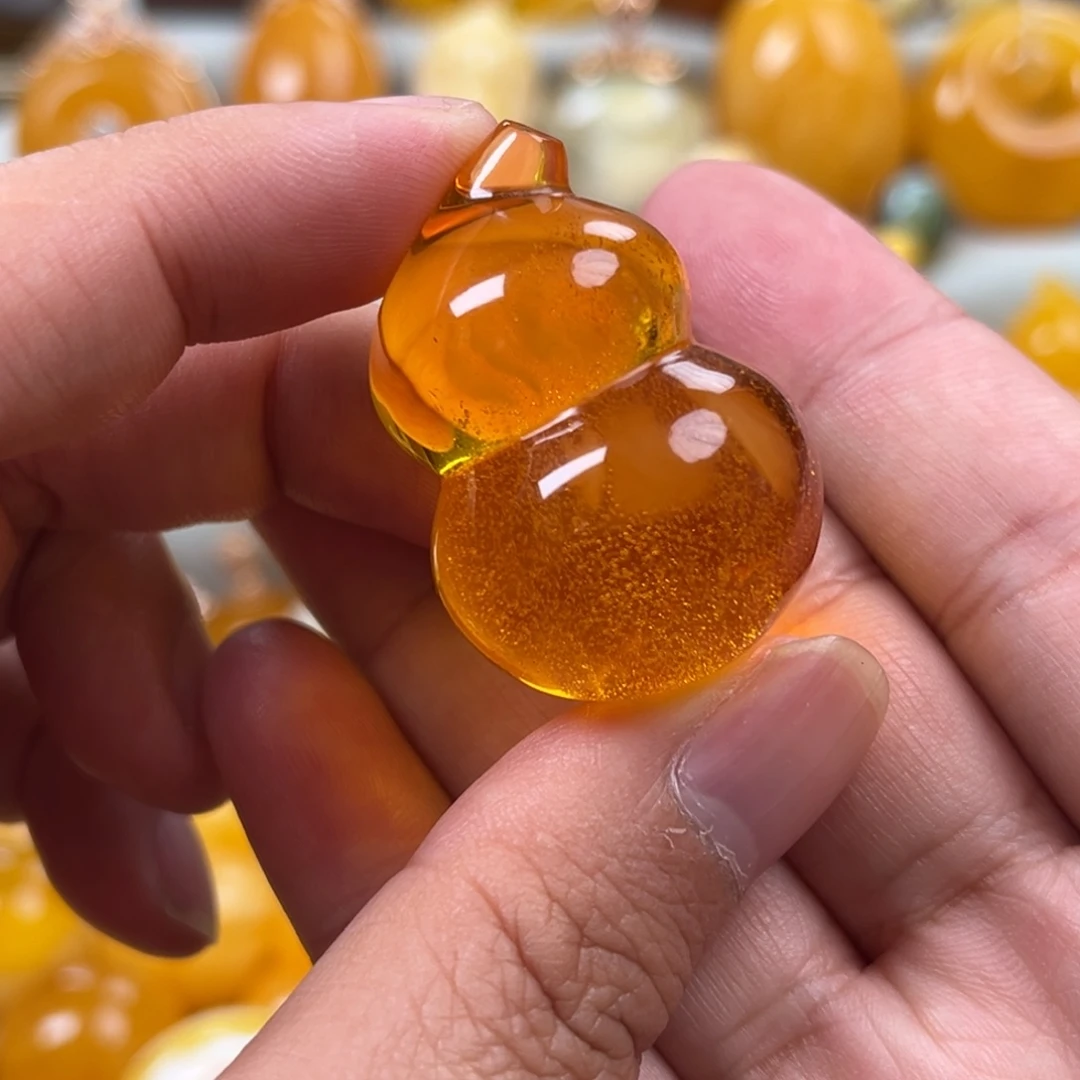 蜜蜡未镶嵌珠宝奇石