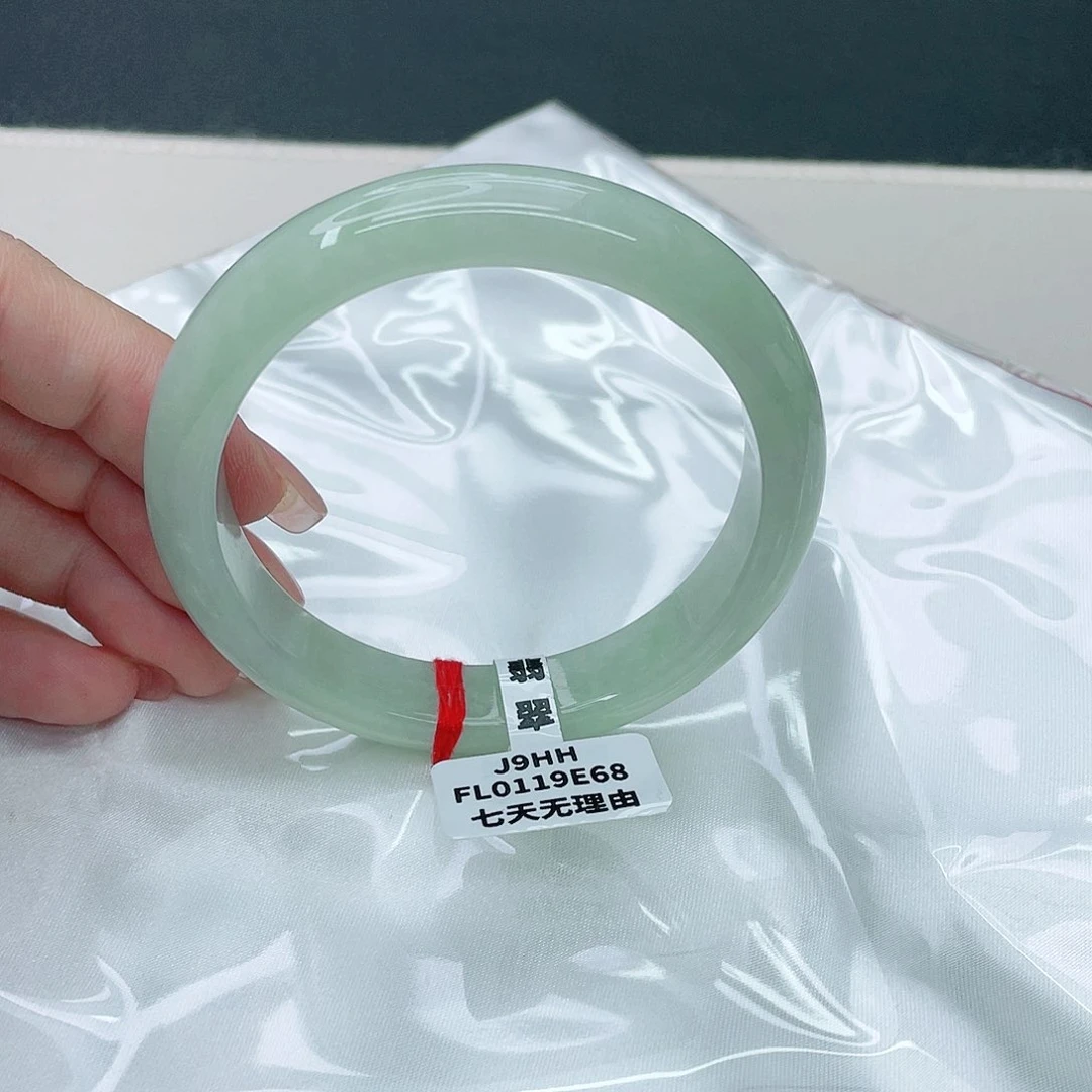 翡翠手镯未镶嵌正58
