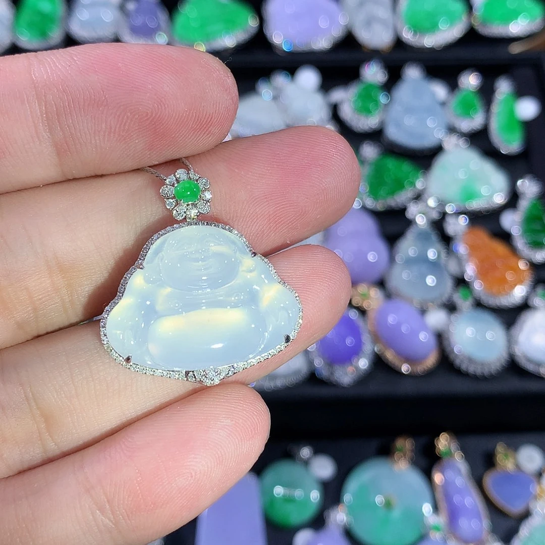 翡翠18K金镶嵌颈饰