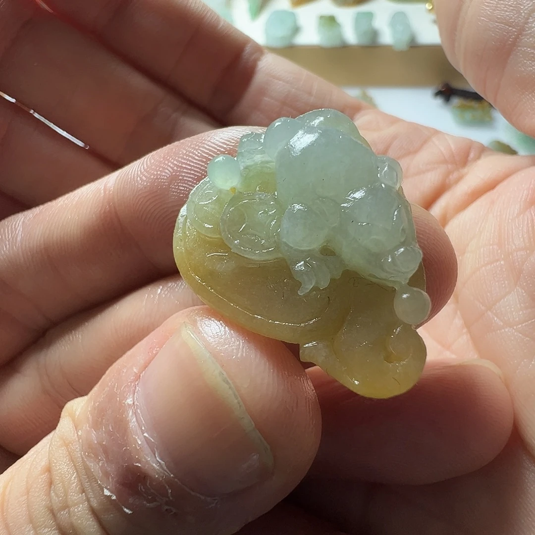 定制翡翠未镶嵌金蟾