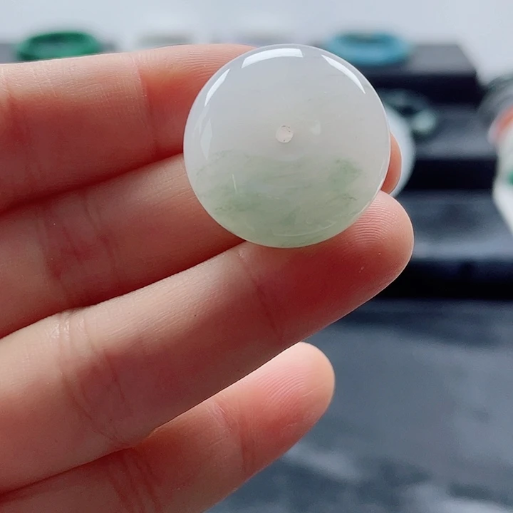 石英质玉未镶嵌颈饰