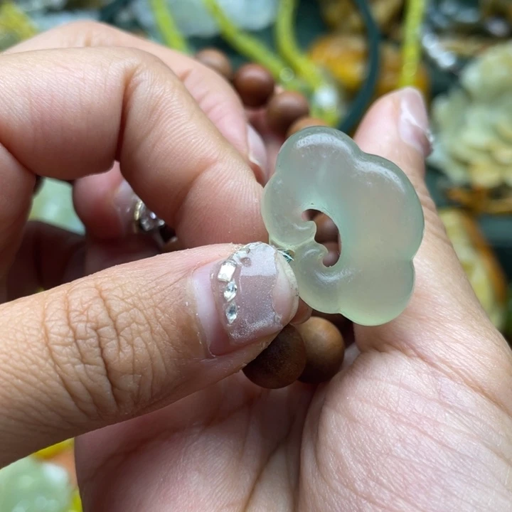 雪****蛇纹石玉未镶嵌手链