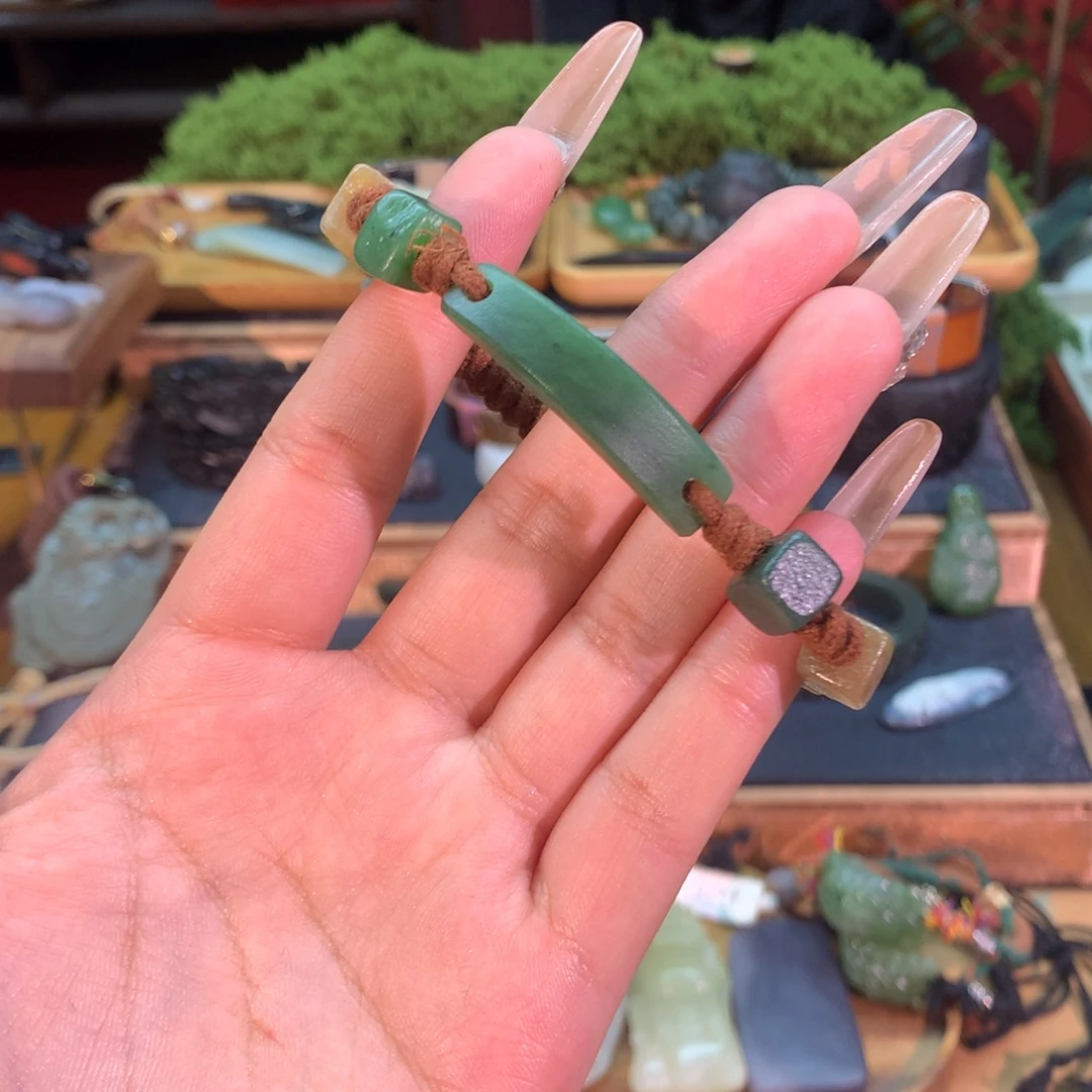 和田玉（糖玉）未镶嵌挂件