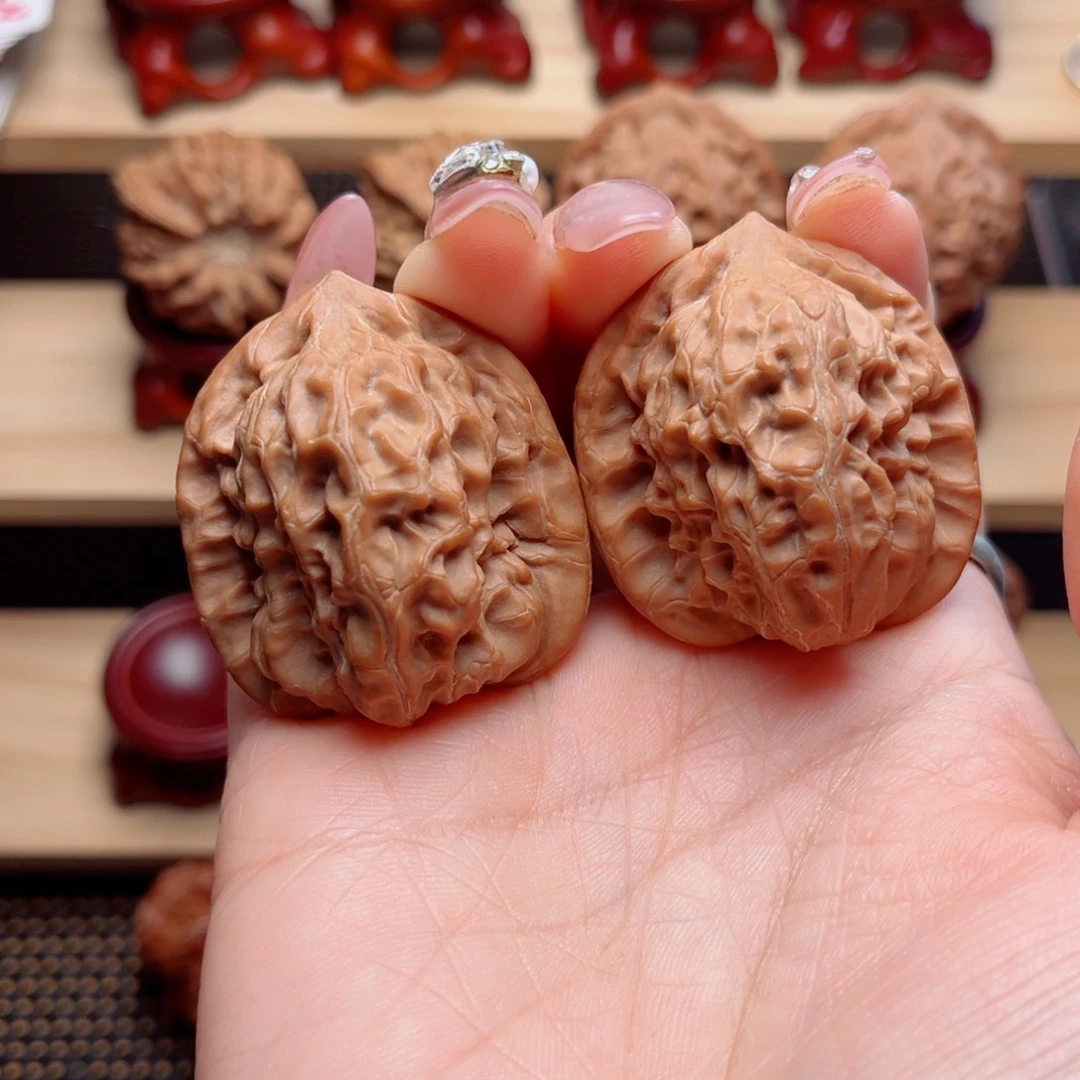 文玩核桃把件白蛇骨