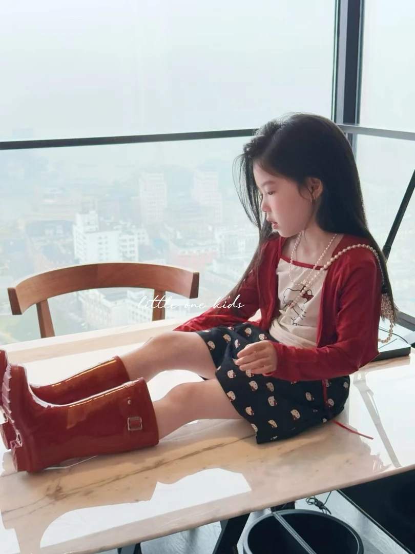 实体店夏季新款女宝复古90-130码HelloKitty安哥拉红三件套