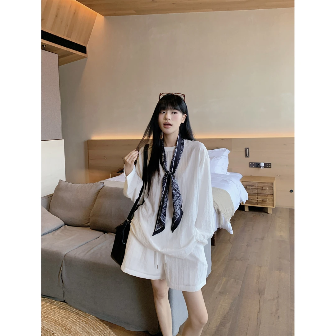 韩版纯色亚麻长袖防晒上衣+丝巾+松紧腰短裤三件套