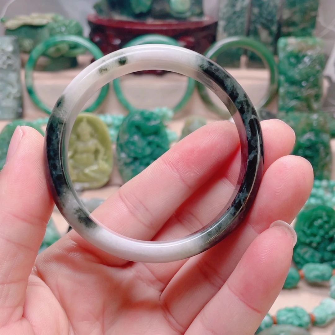 独山玉未镶嵌手镯