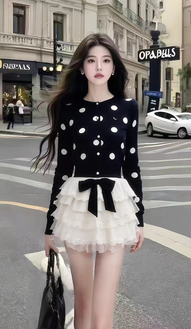 甜美少女风黑色长袖修身波点上衣+白色蕾丝边蛋糕裙半裙时尚套装