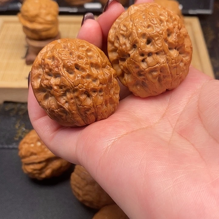 吊坠文玩核桃虎头绣球