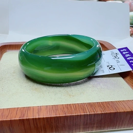 岁***好玛瑙/玉髓手镯未镶嵌