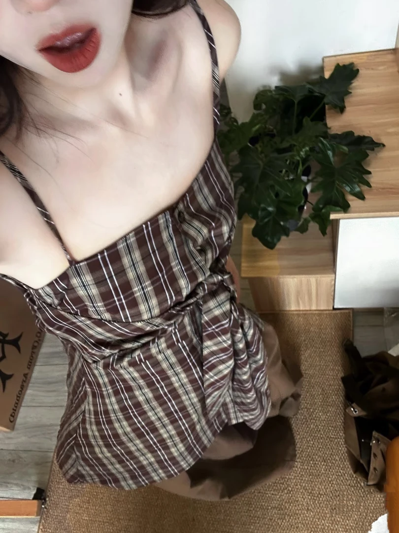 (“率性出街”)山野·良木两穿绑带格纹吊带+咖色调性阔腿裤TZ6407#