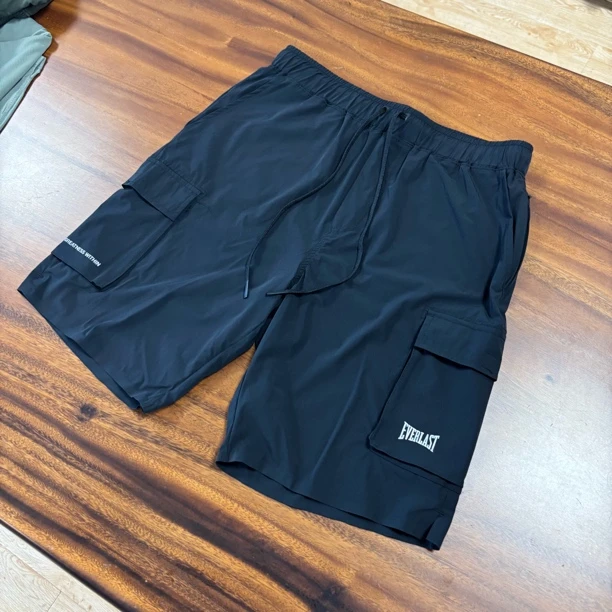 男子轻便凉快速干大短裤