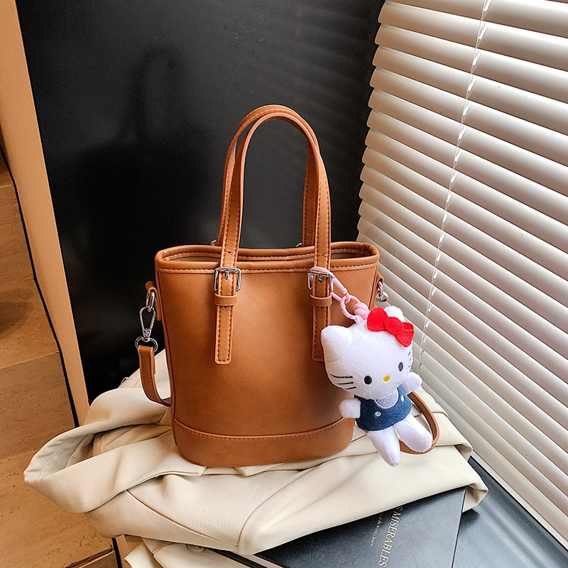 洋气时尚潮流休闲简约质感水桶包2025夏季新款女士个性单肩斜挎包