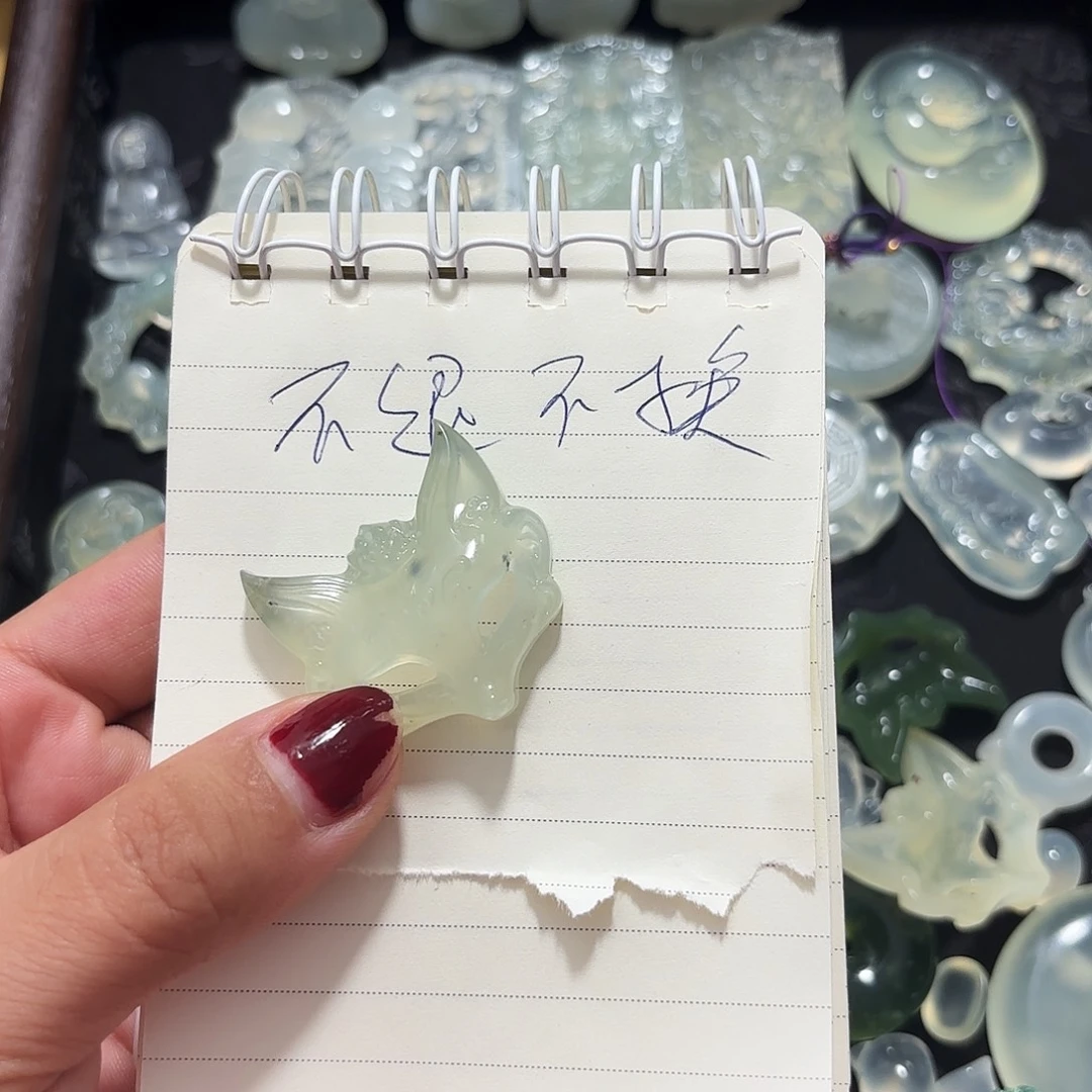 未镶嵌蛇纹石玉颈饰