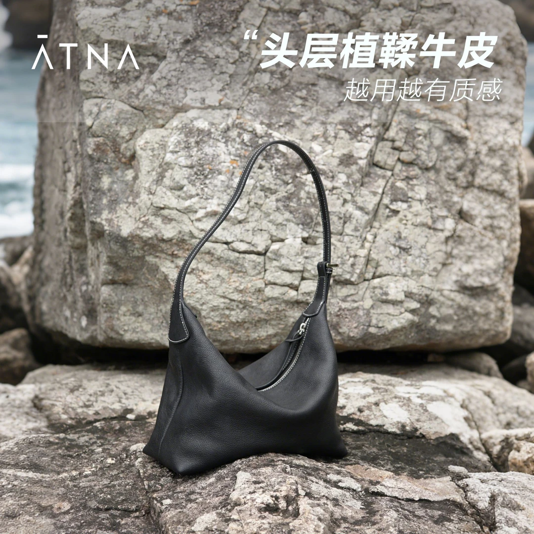 【明星同款】ATNA2025新款植鞣牛皮秋季饺子包腋下hobo通勤简约休闲