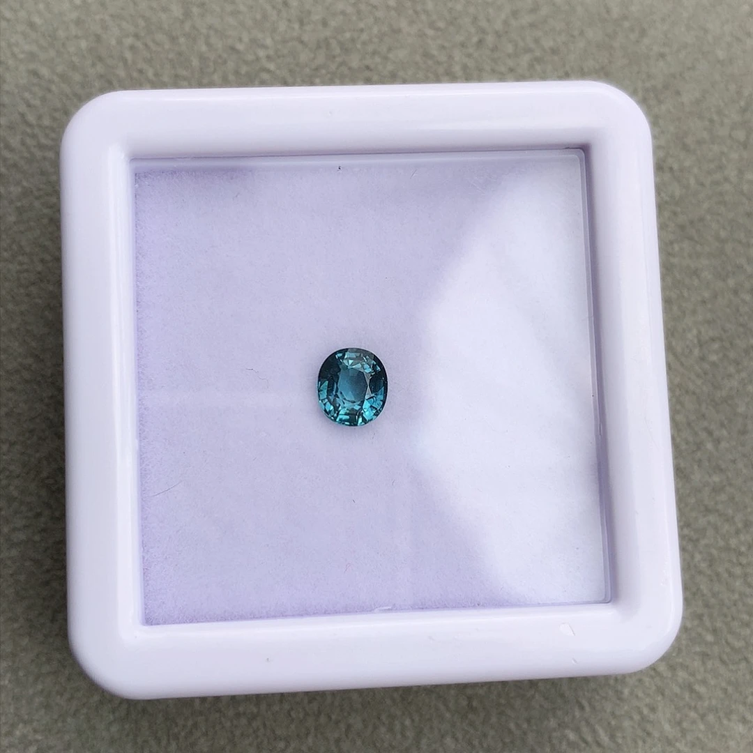 碧玺裸石未镶嵌芭*