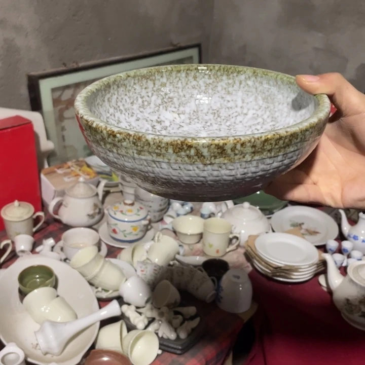 摆件陶瓷盘子碗砂锅都有