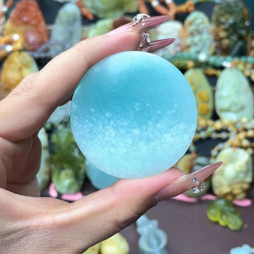 蛇纹石玉颈饰未镶嵌