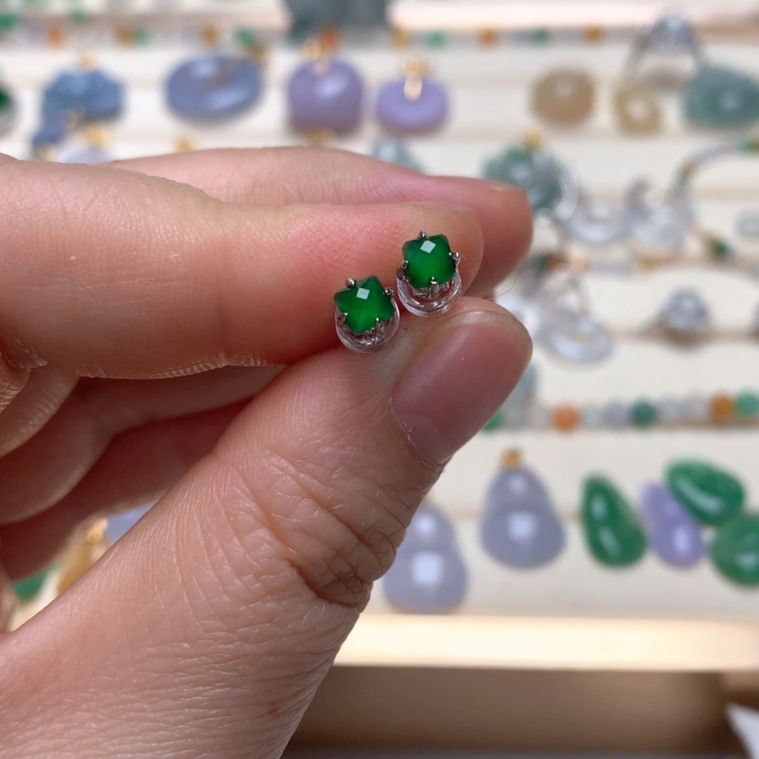翡翠银S925镶嵌颈饰翡翠耳钉