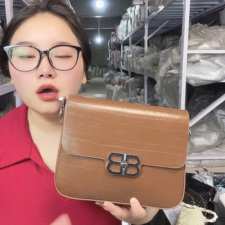 PU黄牛皮（革）PVC时尚潮流时尚