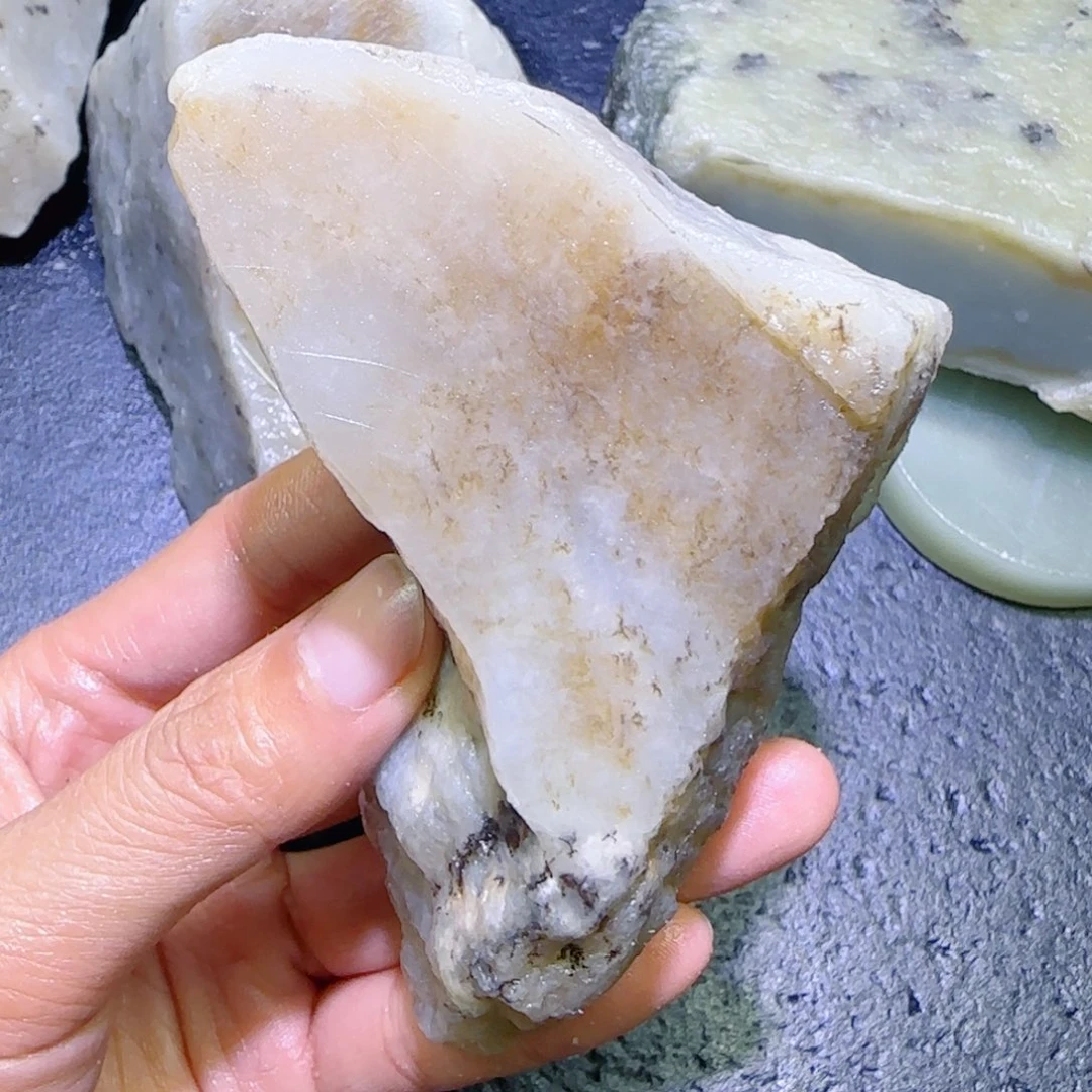 和田玉未镶嵌珠宝半成品