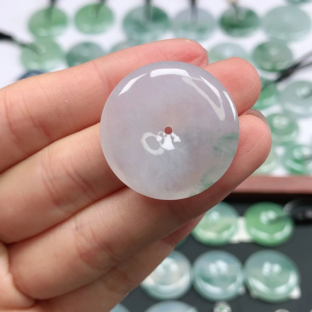 翡翠颈饰未镶嵌平安