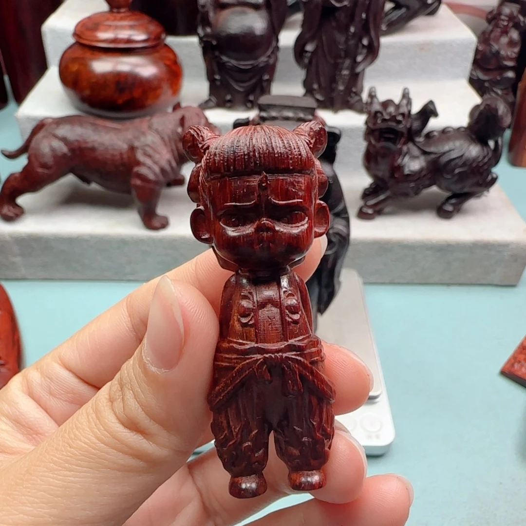 小叶紫檀把件伟****点哪吒