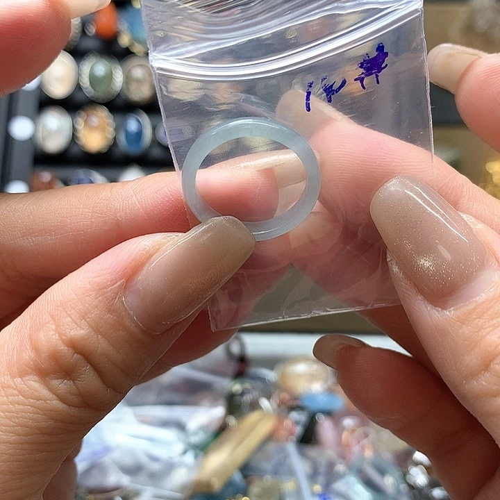 水晶水晶戒指未镶嵌亲***?