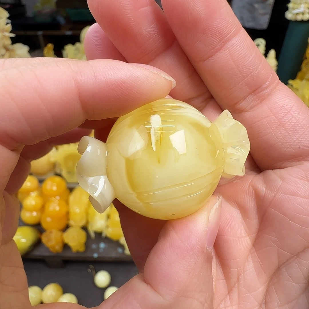 蜜蜡未镶嵌珠宝奇石