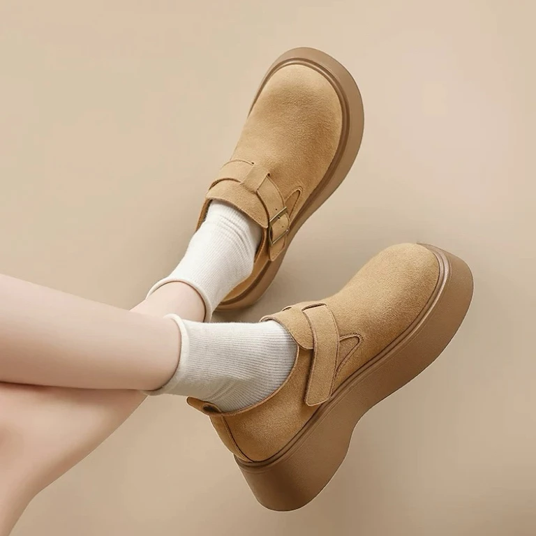 君君厚底勃肯鞋跟高4.5厘米