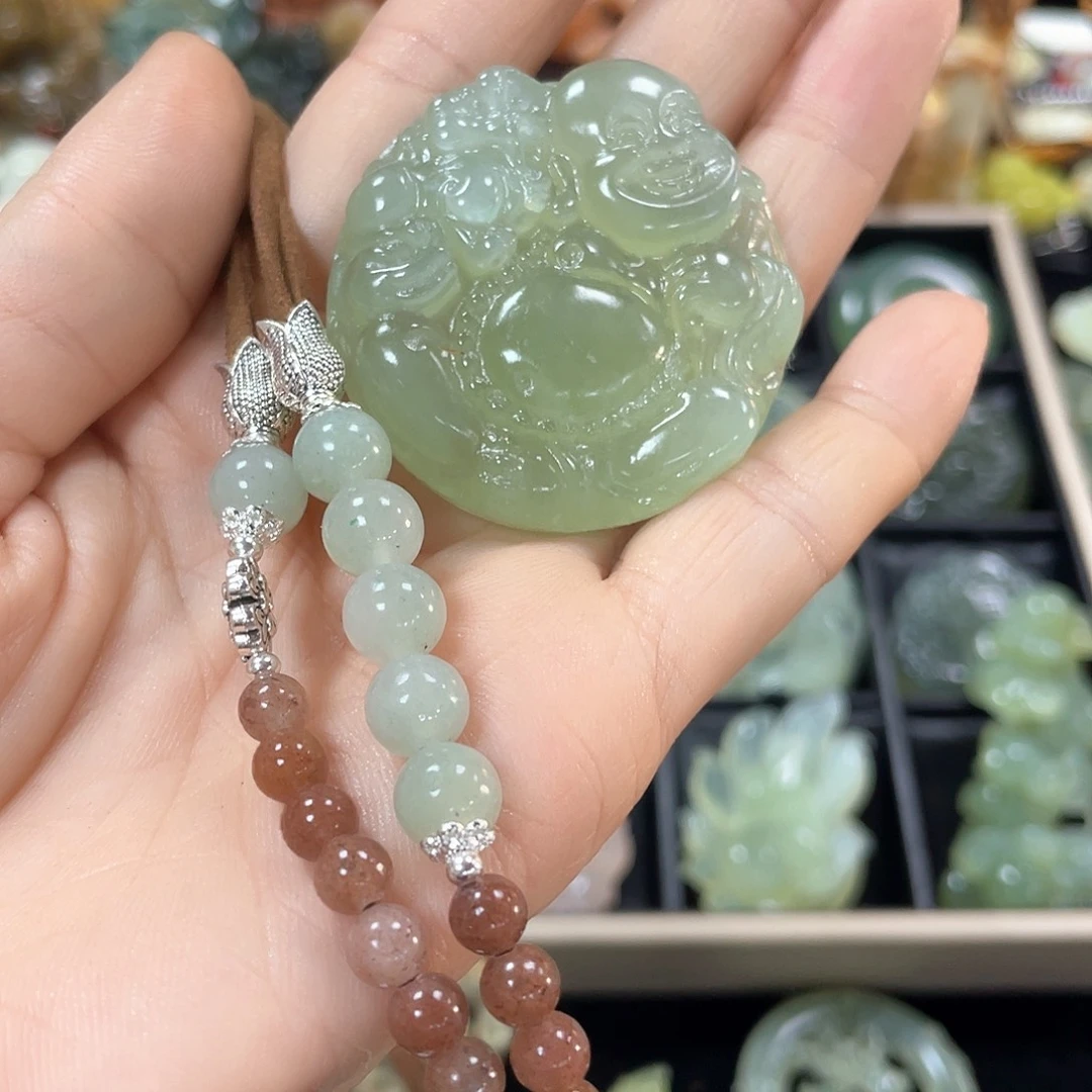 蛇纹石玉颈饰未镶嵌