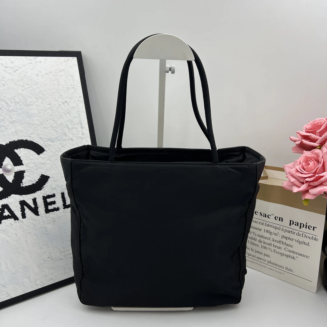 95新 Prada/普拉达 7754/黑色降落伞尼龙手提单肩包