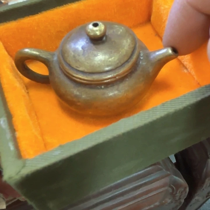 瓷片精致雕刻工艺精湛