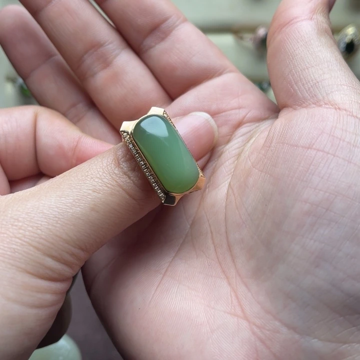 和田玉（碧玉）18K金镶嵌戒指