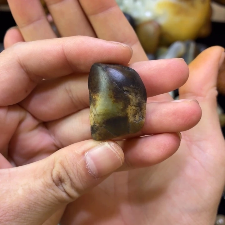 和田玉未镶嵌珠宝奇石