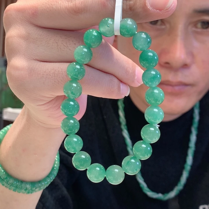 石英质玉未镶嵌手链卡10