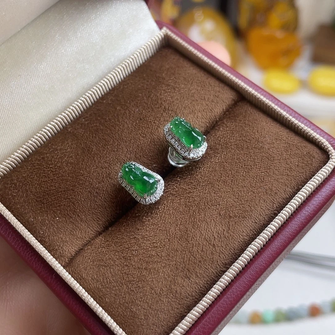 翡翠18K金镶嵌耳饰貔貅