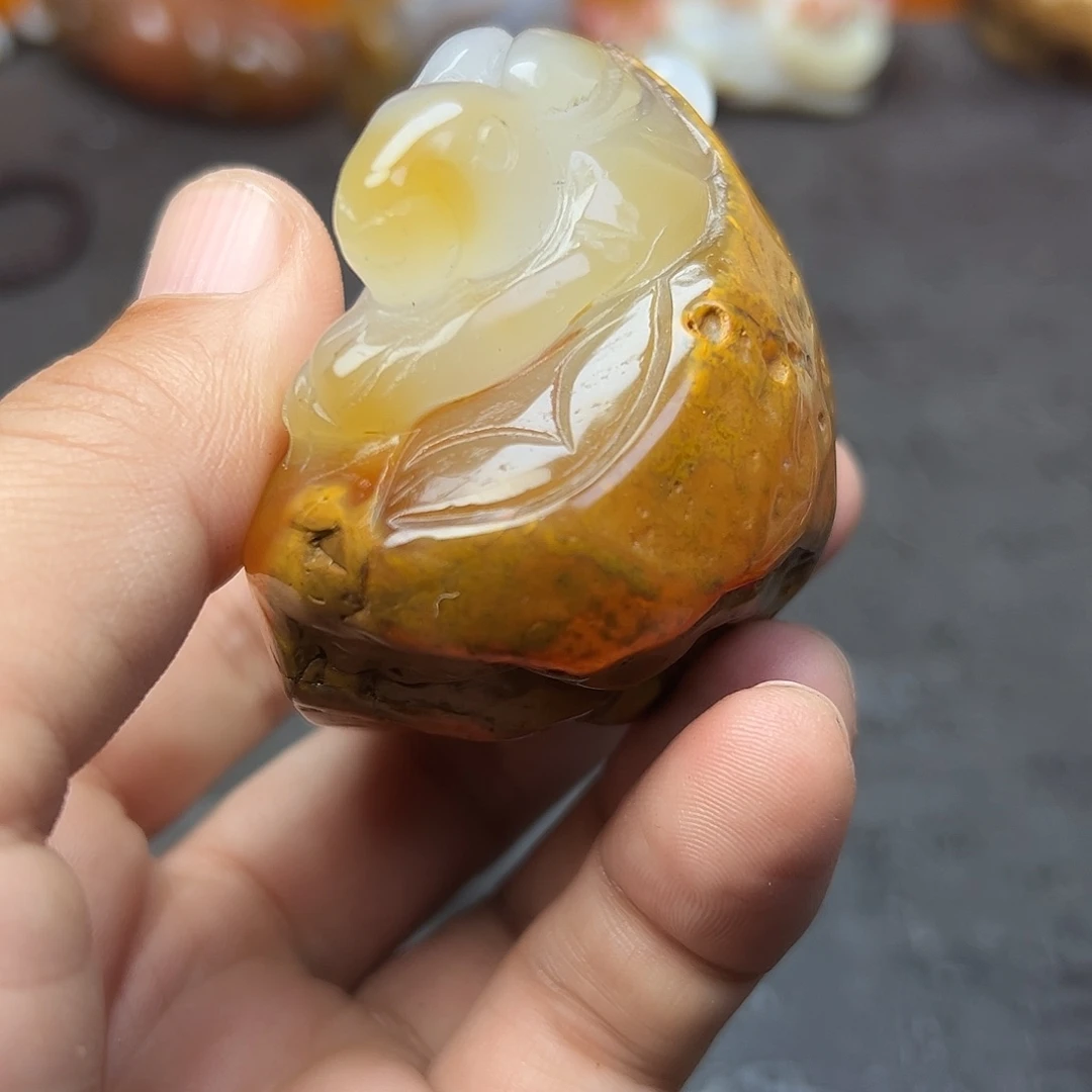 叶***哥玛瑙/玉髓未镶嵌时尚潮流手把件吊坠