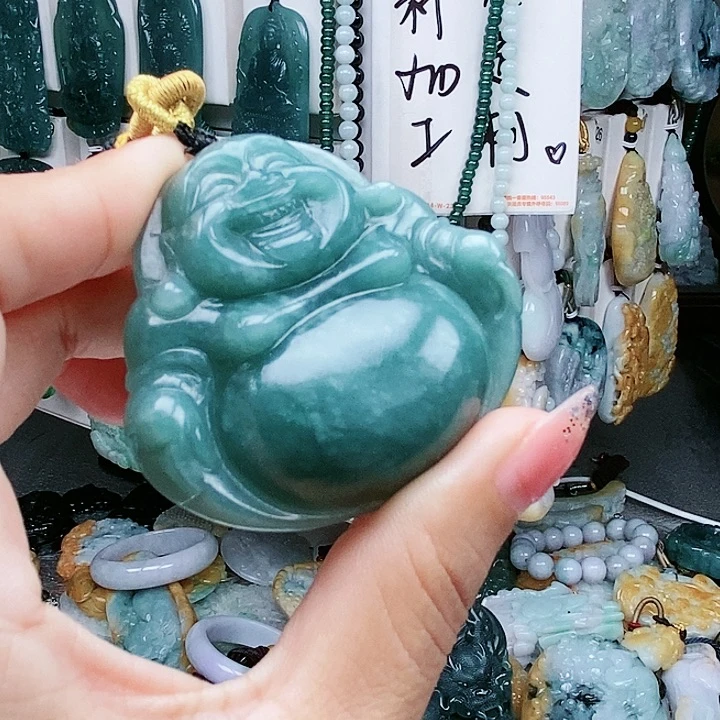 颈饰足铂镶嵌翡翠何**忧翡翠